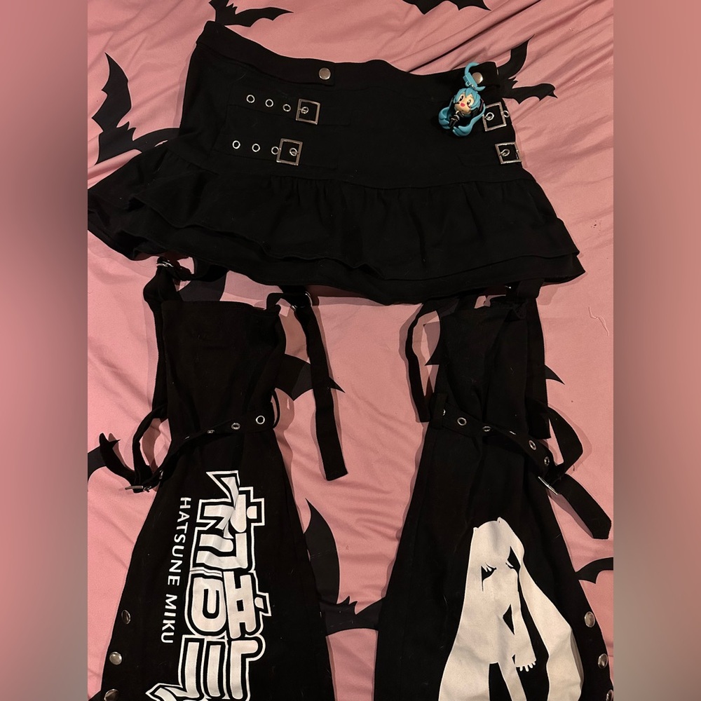 Dolls Kill Hatsune Miku mini skirt leg warmers
